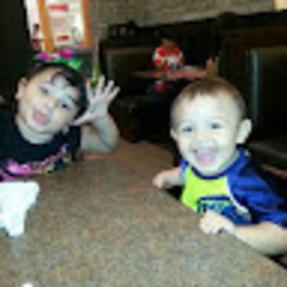 Meet your Posher, Nilvette - Picture 1 of 1